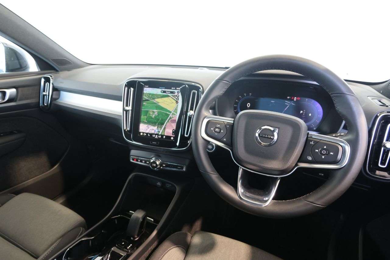 2022 VOLVO XC40 2022 VOLVO XC40