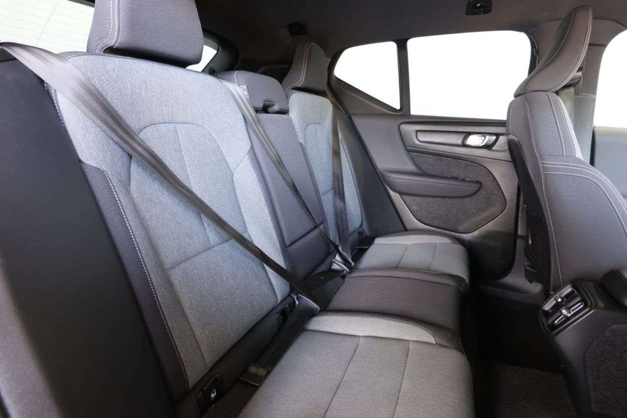 2022 VOLVO XC40 2022 VOLVO XC40