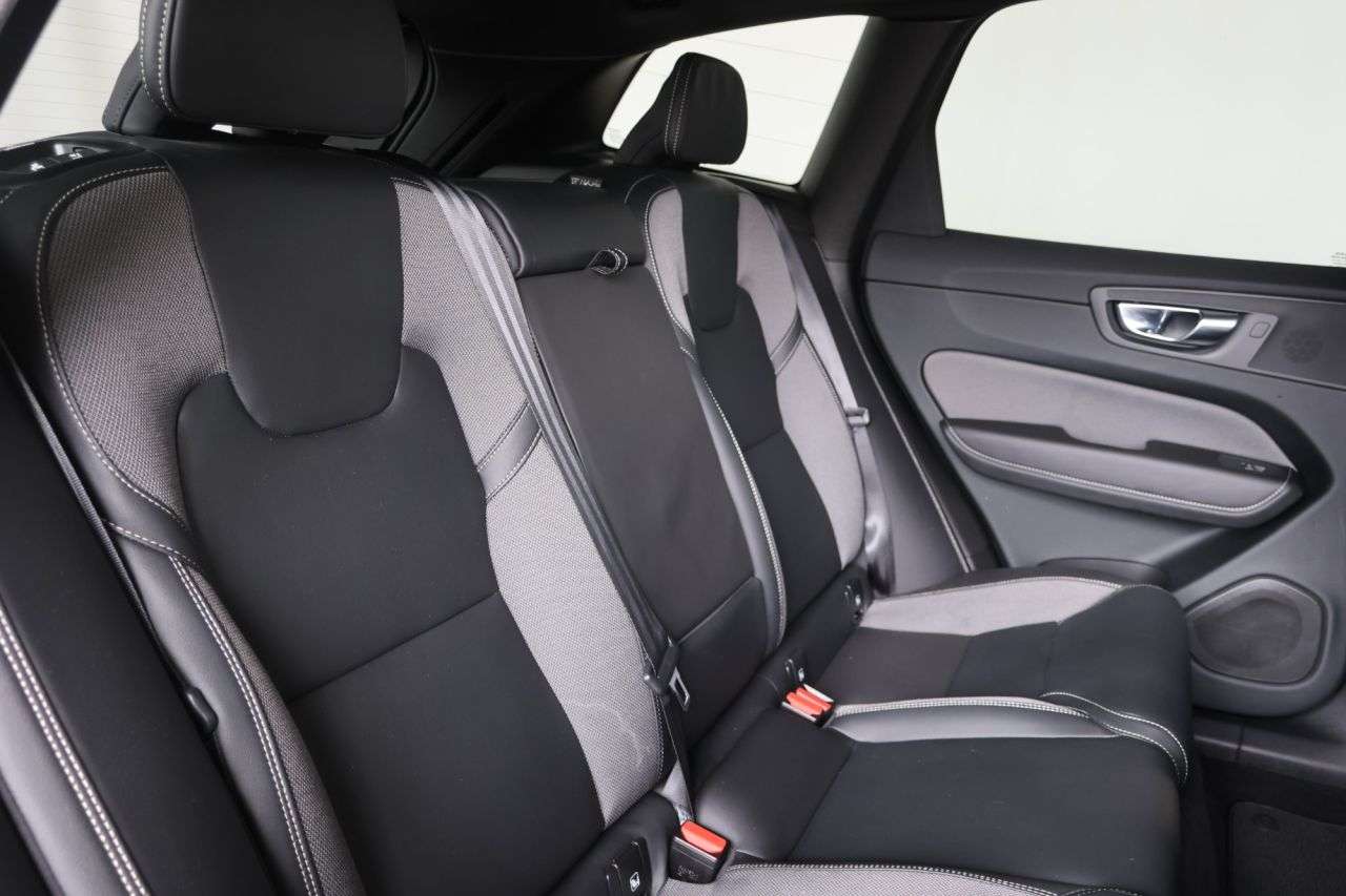 2022 VOLVO XC60 2022 VOLVO XC60