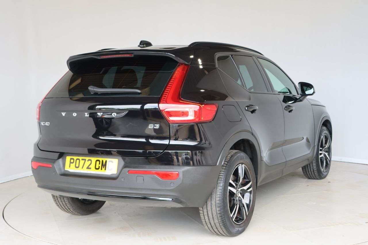 2022 VOLVO XC40 2022 VOLVO XC40