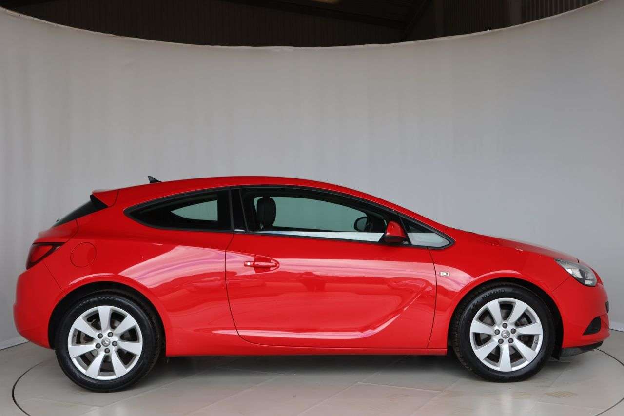 A 2014 VAUXHALL ASTRA GTC 1.4T 16V Sport Coupe 3dr Petrol Manual Euro 5 (s/s) (120 ps) 1 OWNER FROM N A 2014 VAUXHALL ASTRA GTC 1.4T 16V Sport Coupe 3dr Petrol Manual Euro 5 (s/s) (120 ps) 1 OWNER FROM N