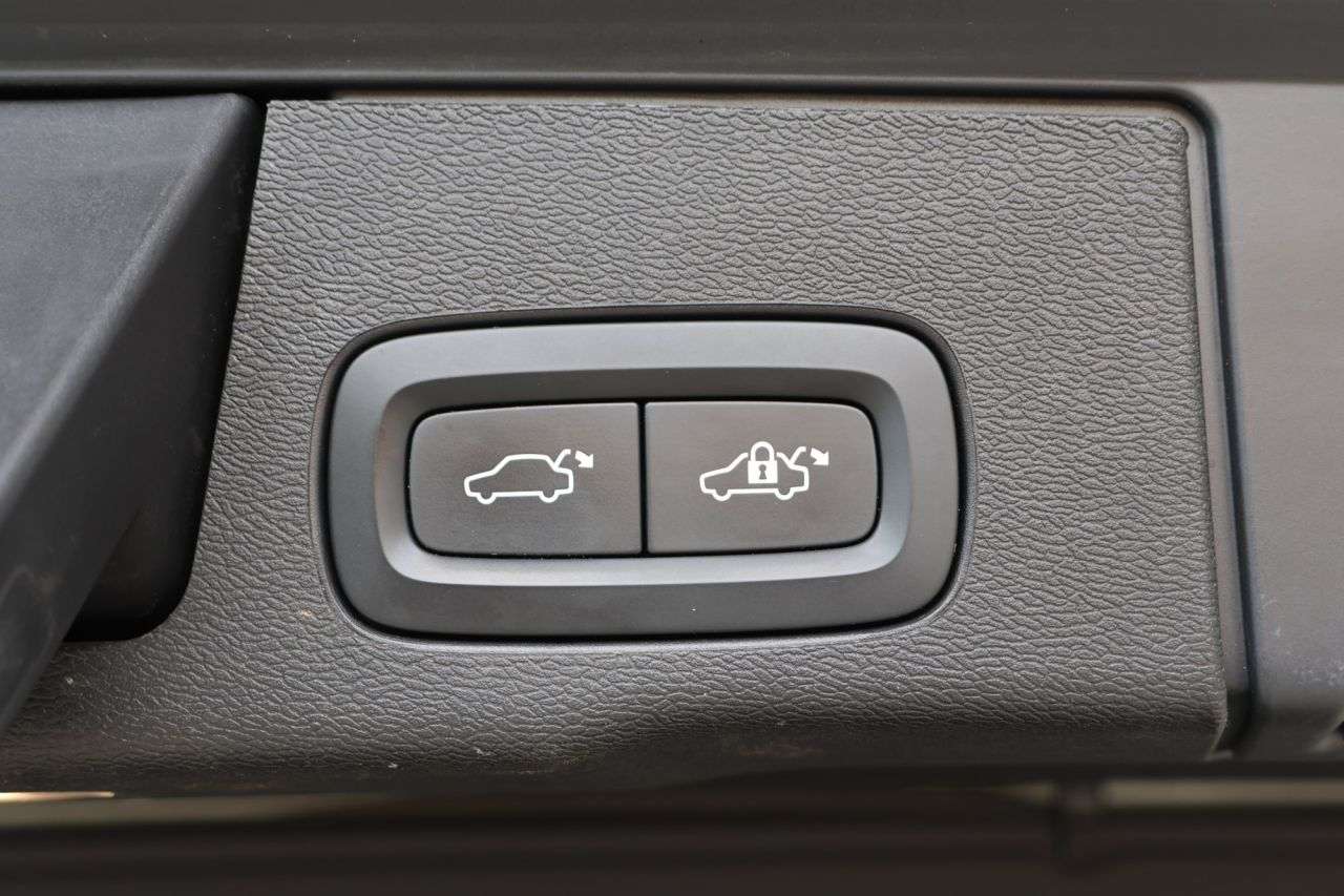 2022 VOLVO XC60 2022 VOLVO XC60