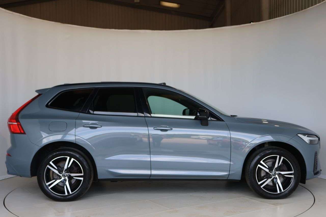 A 2022 VOLVO XC60 2.0 B4 MHEV Plus SUV 5dr Diesel Hybrid Auto AWD Euro 6 (s/s) (197 ps) APPLE A 2022 VOLVO XC60 2.0 B4 MHEV Plus SUV 5dr Diesel Hybrid Auto AWD Euro 6 (s/s) (197 ps) APPLE