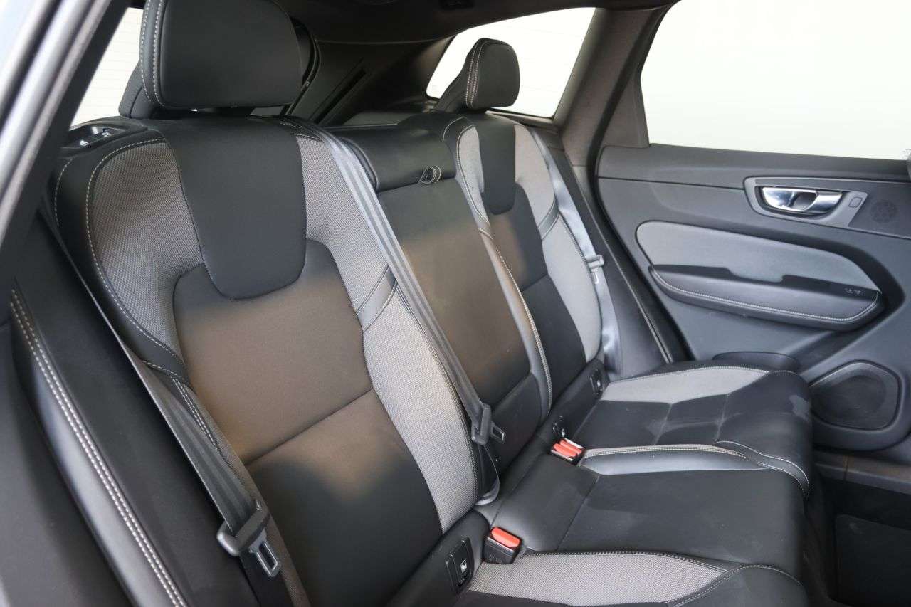 2022 VOLVO XC60 2022 VOLVO XC60