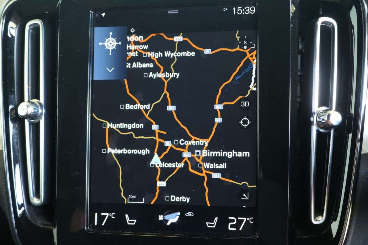 2023 VOLVO XC40 2023 VOLVO XC40