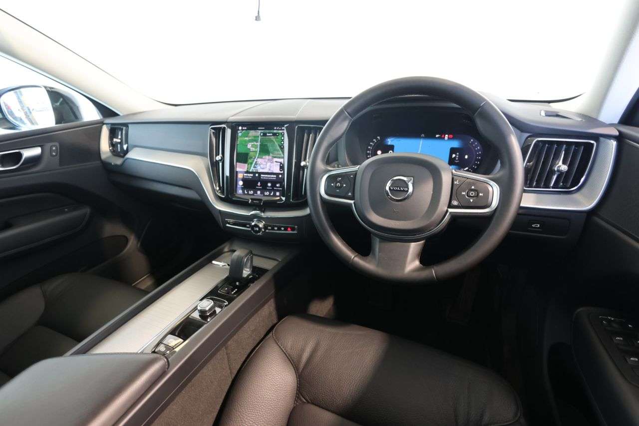 2023 VOLVO XC60 2023 VOLVO XC60