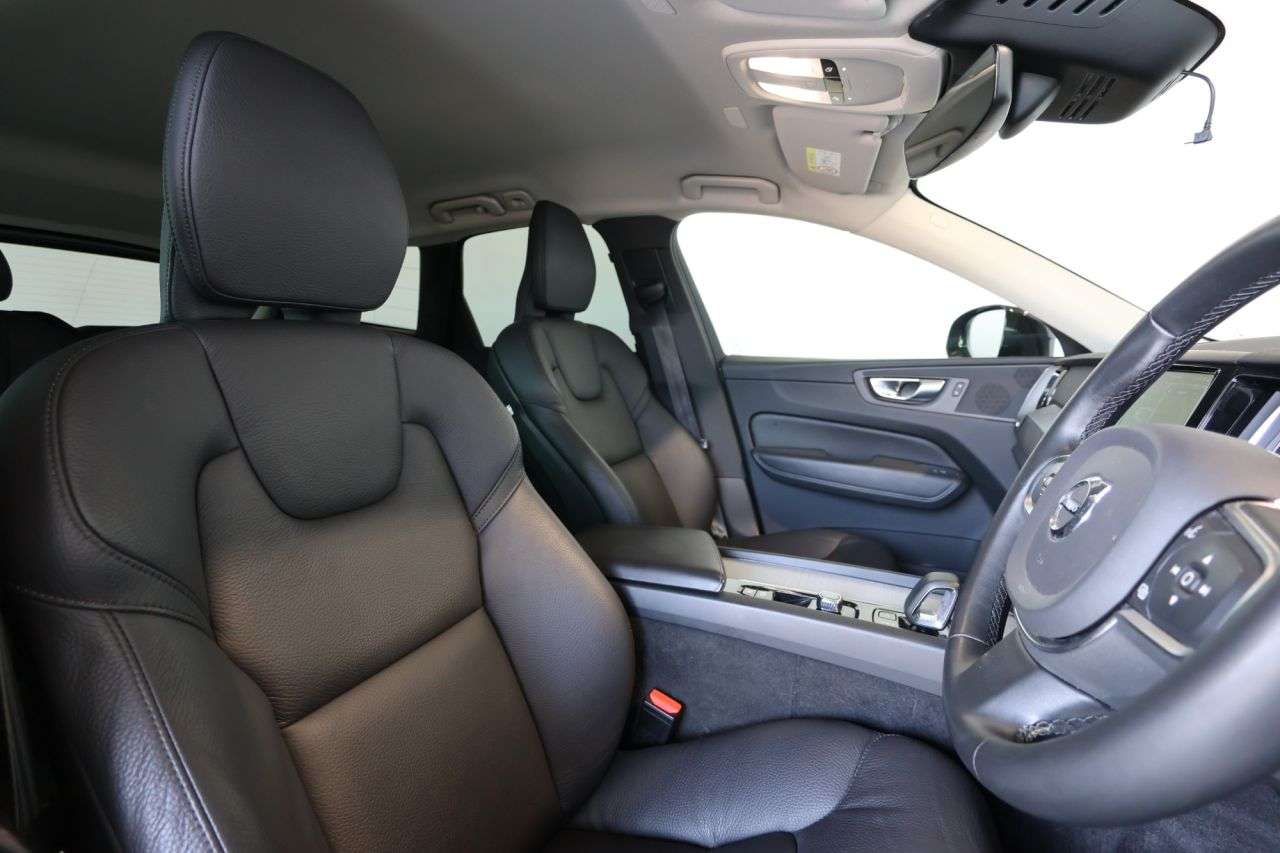 2023 VOLVO XC60 2023 VOLVO XC60