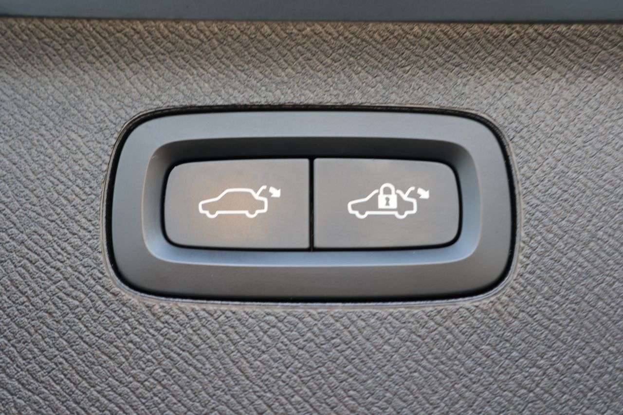 2022 VOLVO XC90 2022 VOLVO XC90