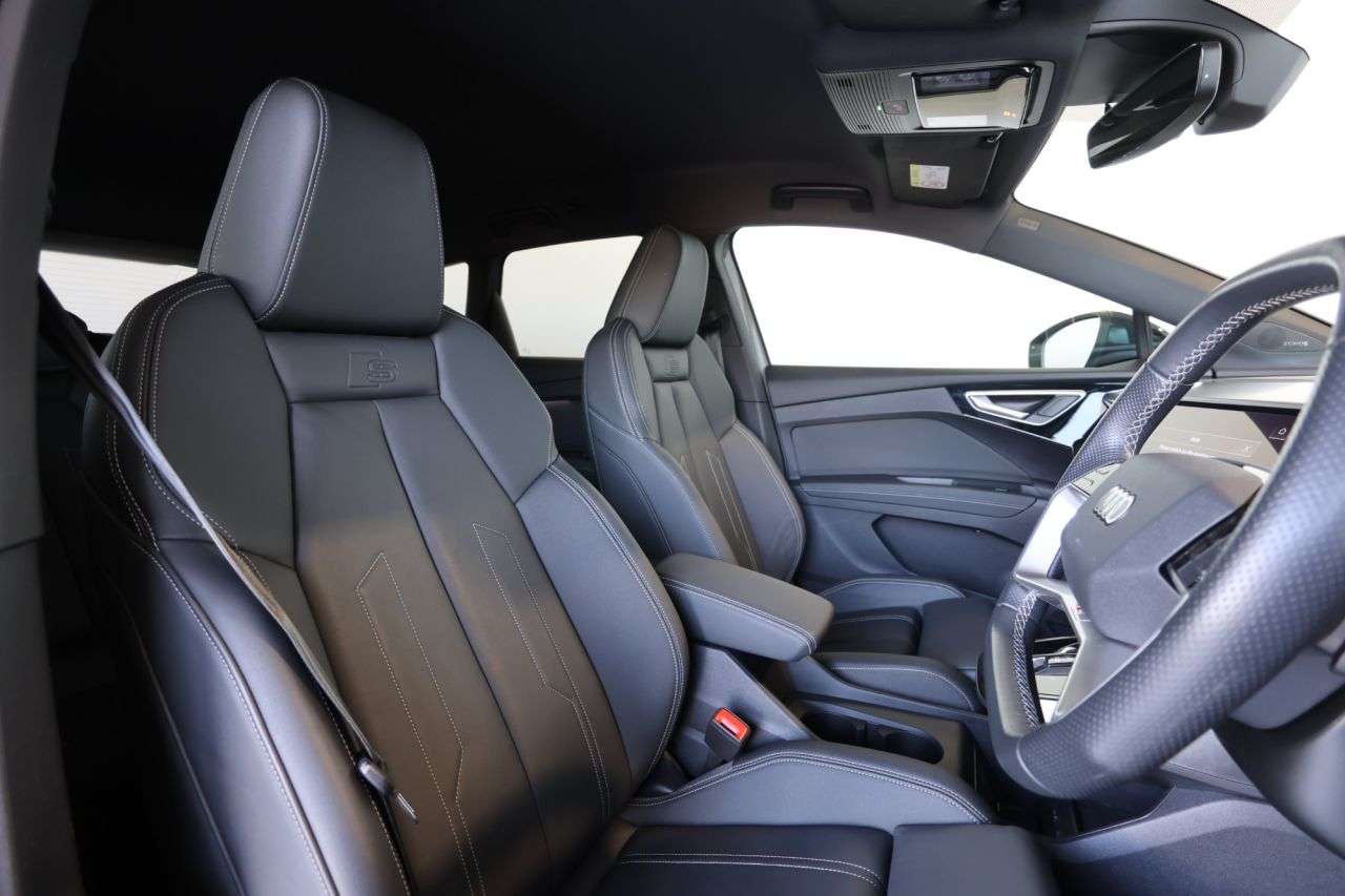 2024 AUDI Q4 E-TRON 2024 AUDI Q4 E-TRON