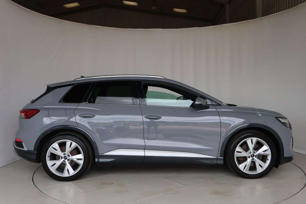 A 2022 AUDI Q4 E-TRON 40 S line SUV 5dr Electric Auto 82kWh (204 ps) APPLE CAR PLAY + ANDROID AUT A 2022 AUDI Q4 E-TRON 40 S line SUV 5dr Electric Auto 82kWh (204 ps) APPLE CAR PLAY + ANDROID AUT