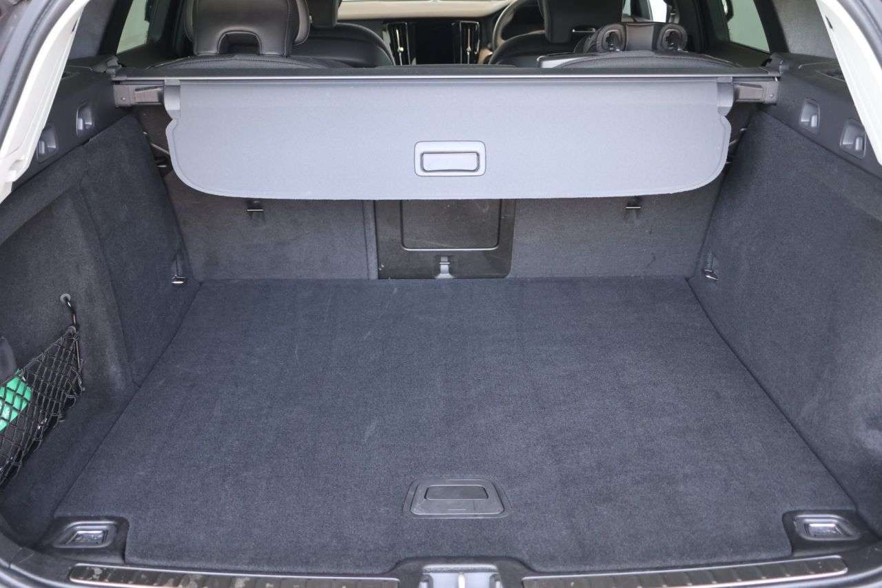 2022 VOLVO V60 2022 VOLVO V60