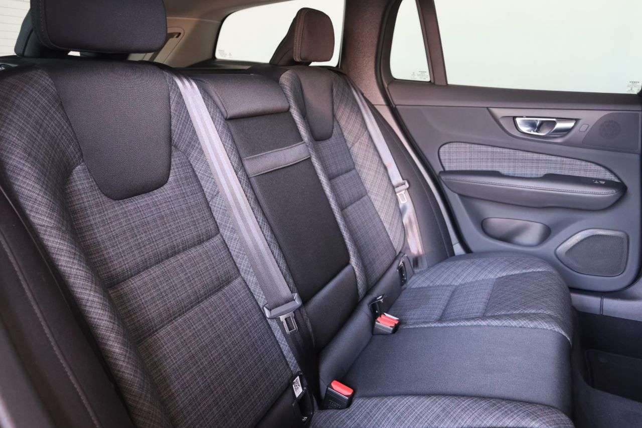 2022 VOLVO V60 2022 VOLVO V60