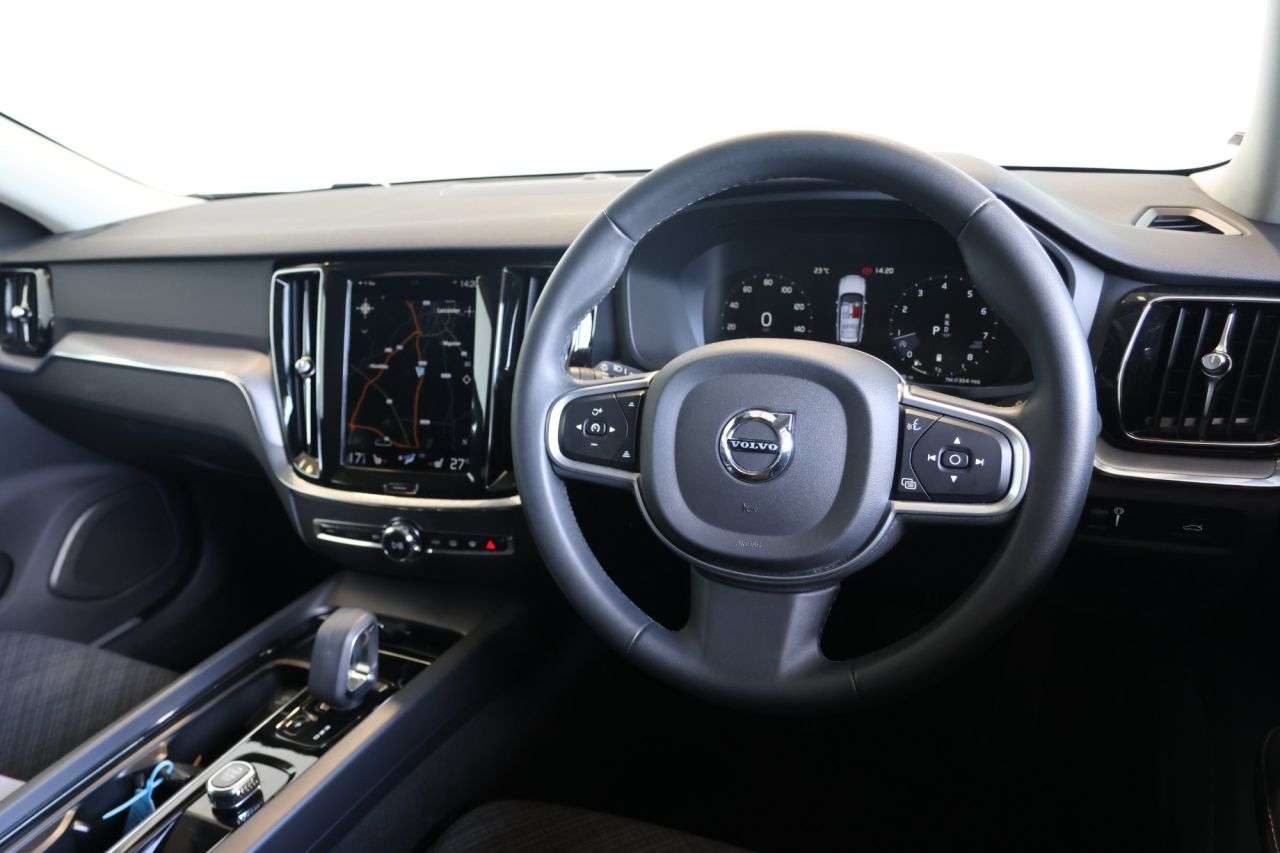 2022 VOLVO V60 2022 VOLVO V60