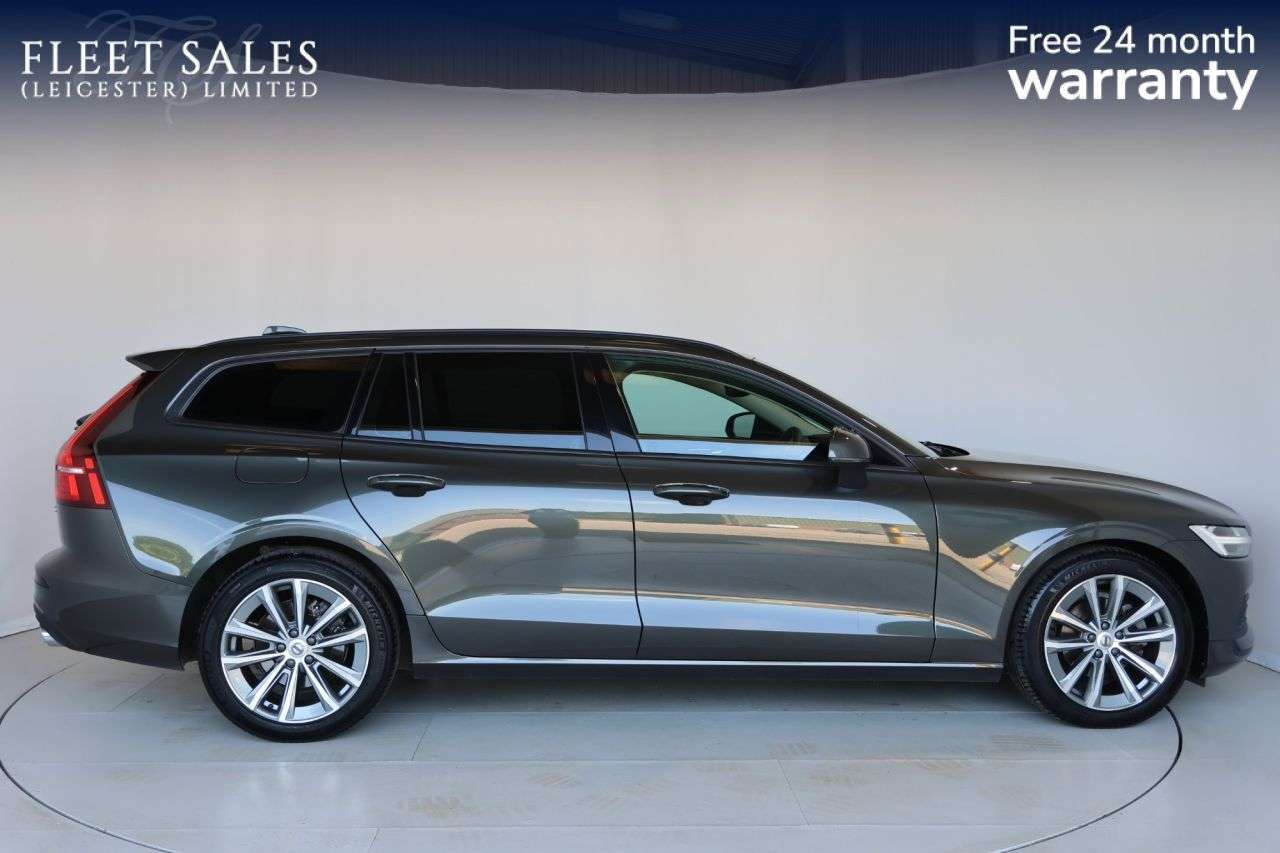 A 2022 VOLVO V60 2.0 B3 MHEV Momentum Estate 5dr Petrol Hybrid DCT Auto Euro 6 (s/s) (163 ps A 2022 VOLVO V60 2.0 B3 MHEV Momentum Estate 5dr Petrol Hybrid DCT Auto Euro 6 (s/s) (163 ps