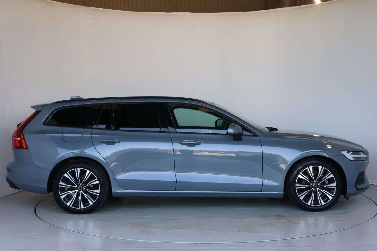 A 2023 VOLVO V60 2.0 B3 MHEV Core Estate 5dr Petrol Hybrid DCT Auto Euro 6 (s/s) (163 ps) FU A 2023 VOLVO V60 2.0 B3 MHEV Core Estate 5dr Petrol Hybrid DCT Auto Euro 6 (s/s) (163 ps) FU