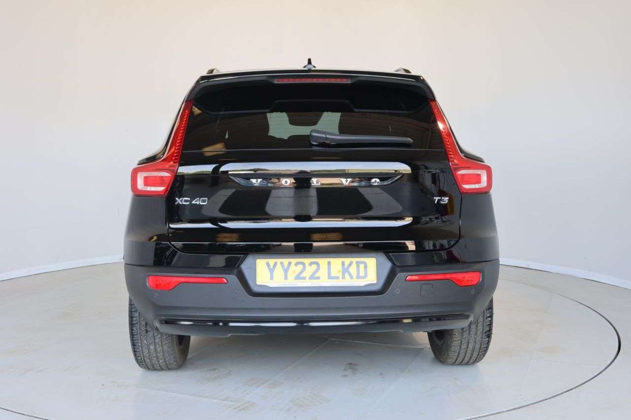 2022 VOLVO XC40 2022 VOLVO XC40