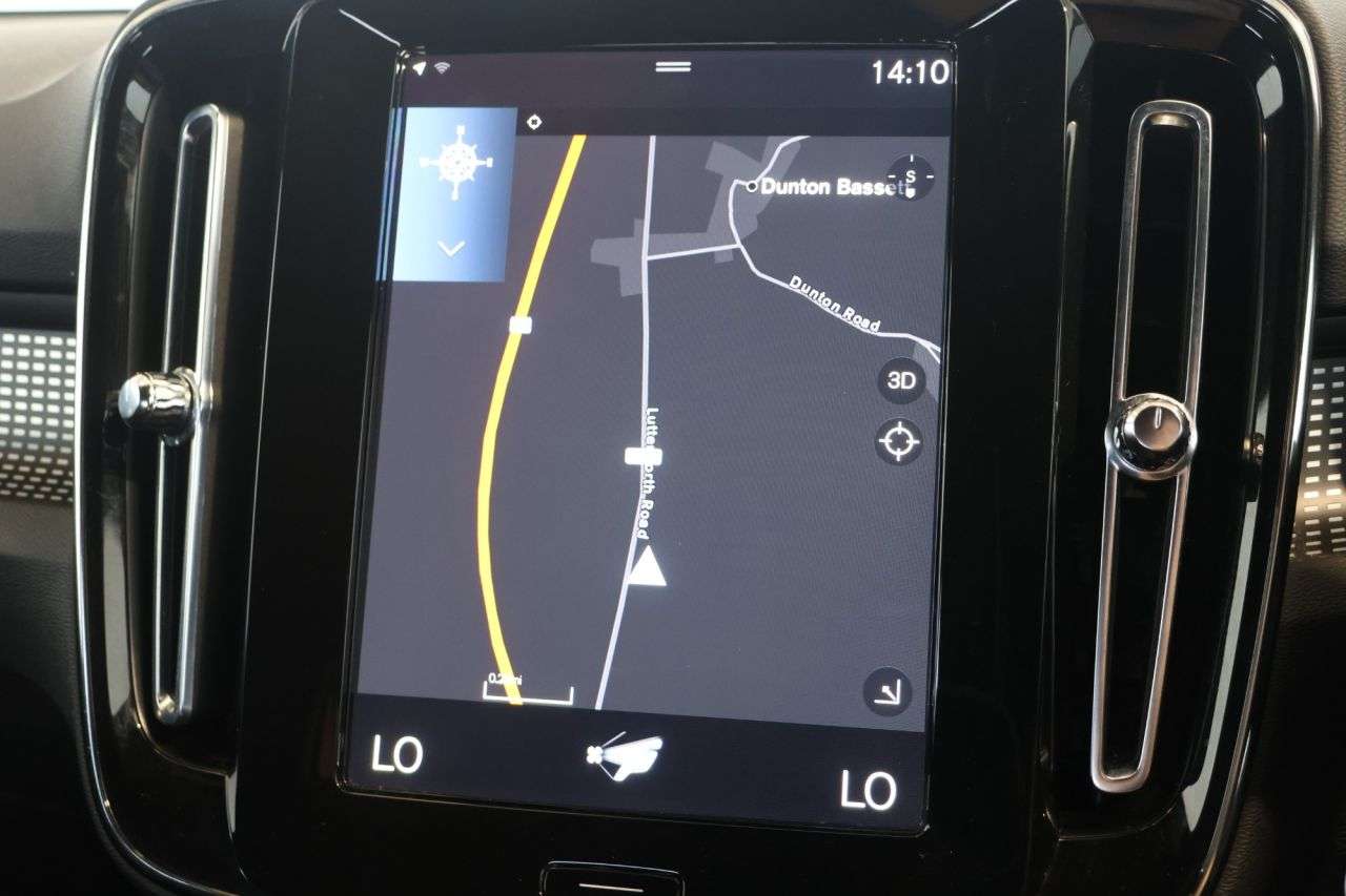 2022 VOLVO XC40 2022 VOLVO XC40