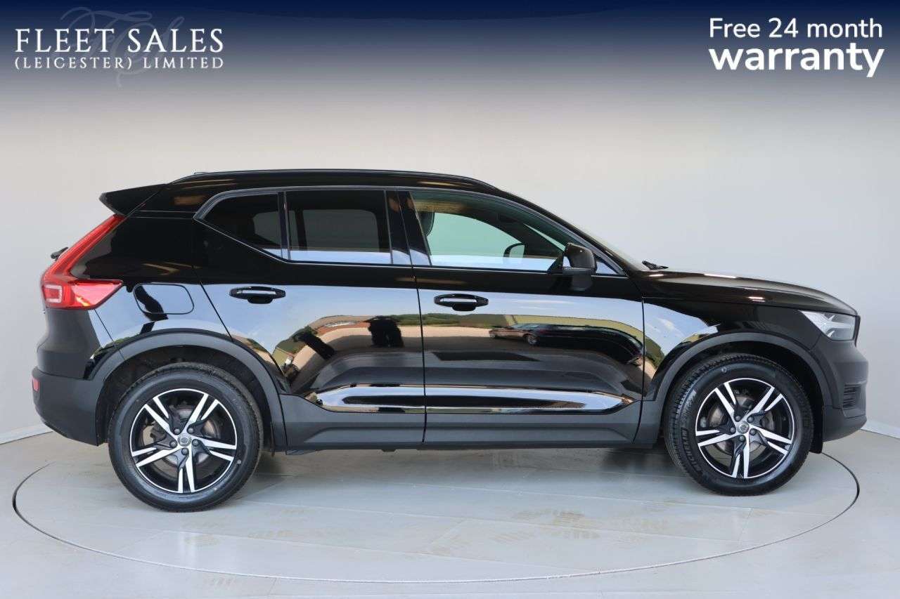 A 2022 VOLVO XC40 1.5 T3 R-Design SUV 5dr Petrol Manual Euro 6 (s/s) (163 ps) FREE 24 MONTH W A 2022 VOLVO XC40 1.5 T3 R-Design SUV 5dr Petrol Manual Euro 6 (s/s) (163 ps) FREE 24 MONTH W