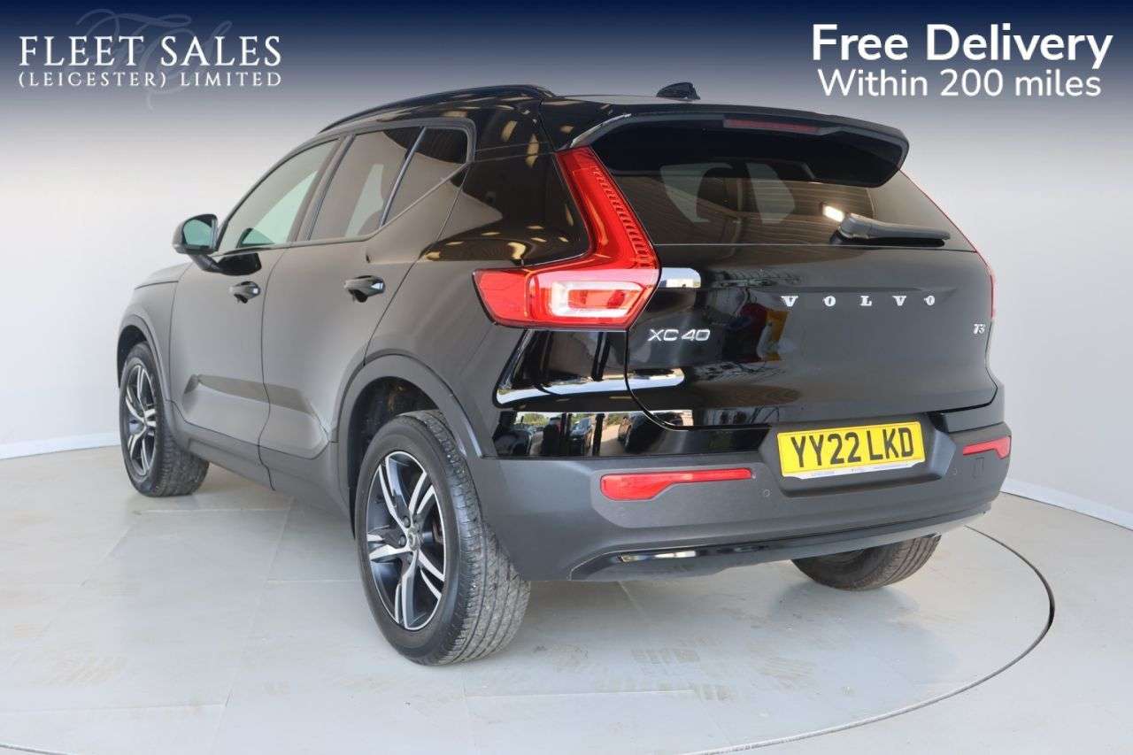 2022 VOLVO XC40 2022 VOLVO XC40
