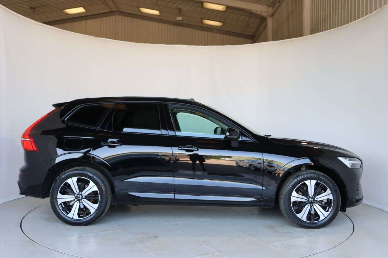 A 2023 VOLVO XC60 2.0h T6 Recharge 18.8kWh Plus SUV 5dr Petrol Plug-in Hybrid Auto AWD Euro 6 A 2023 VOLVO XC60 2.0h T6 Recharge 18.8kWh Plus SUV 5dr Petrol Plug-in Hybrid Auto AWD Euro 6