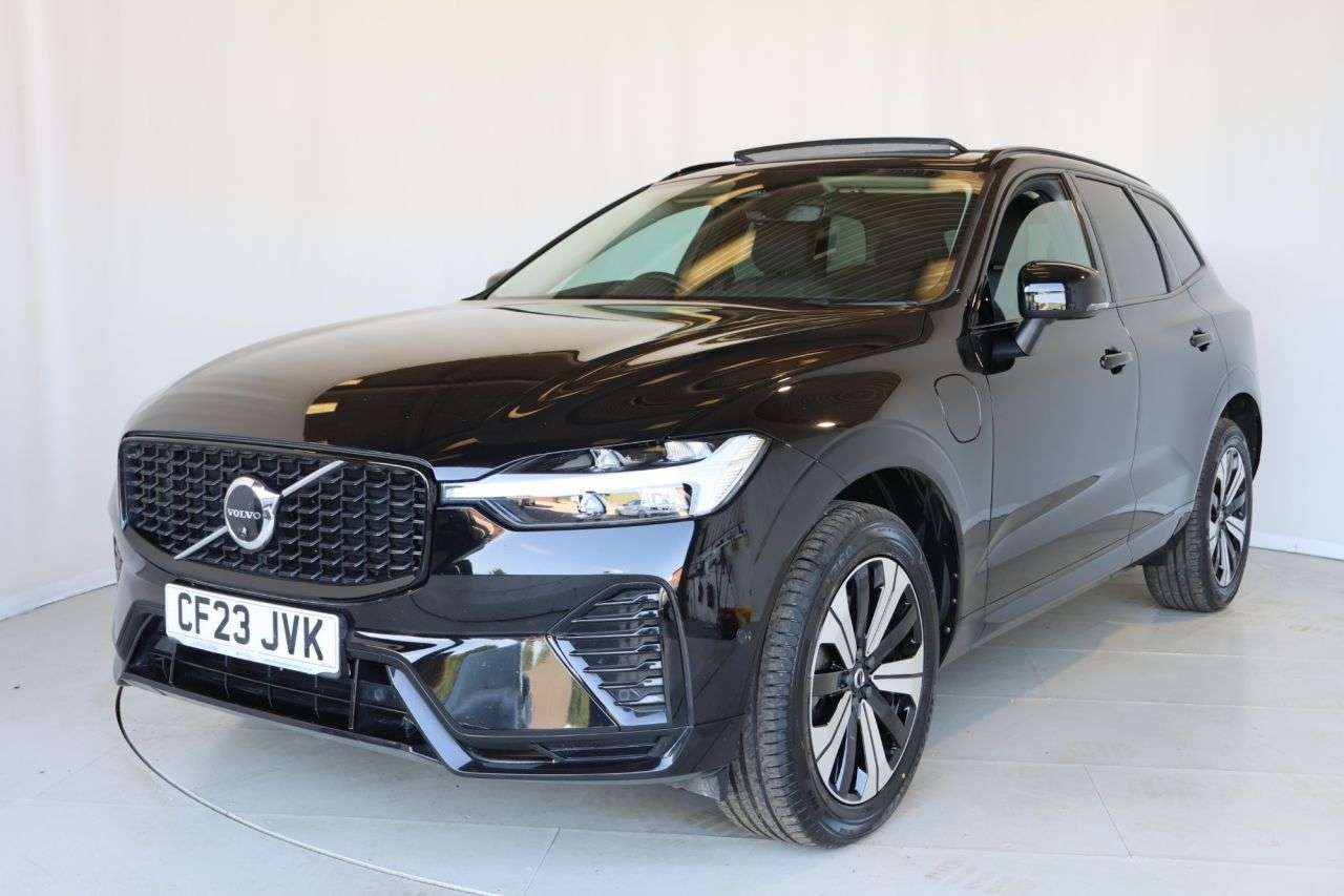 A 2023 VOLVO XC60 2.0h T6 Recharge 18.8kWh Plus SUV 5dr Petrol Plug-in Hybrid Auto AWD Euro 6 A 2023 VOLVO XC60 2.0h T6 Recharge 18.8kWh Plus SUV 5dr Petrol Plug-in Hybrid Auto AWD Euro 6