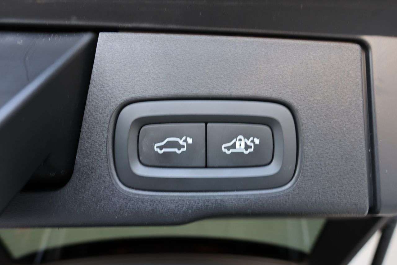 2023 VOLVO XC60 2023 VOLVO XC60