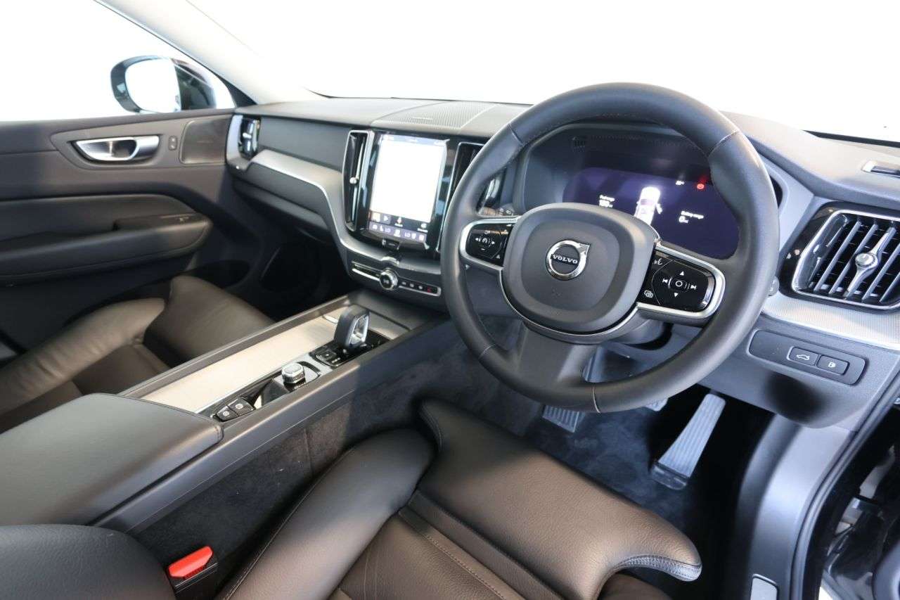 2023 VOLVO XC60 2023 VOLVO XC60
