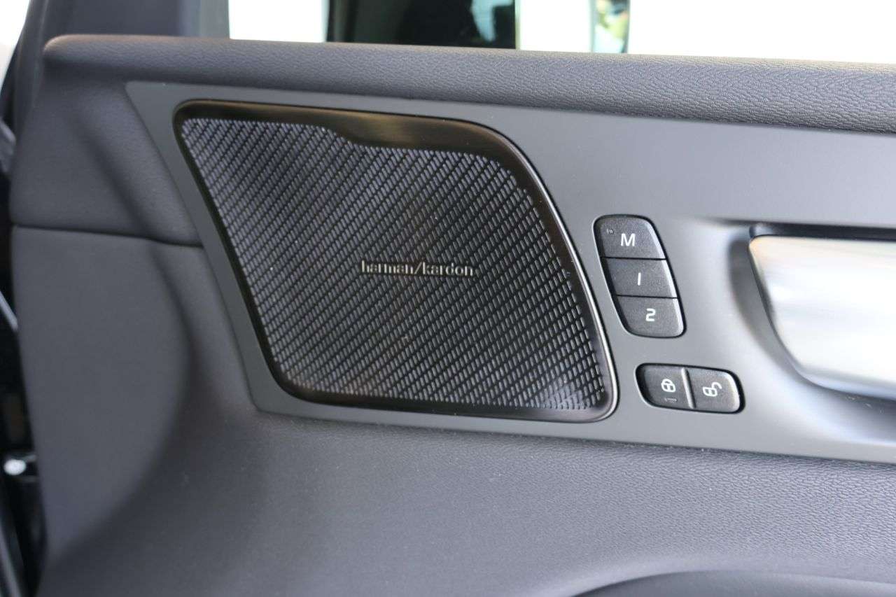 2023 VOLVO XC60 2023 VOLVO XC60