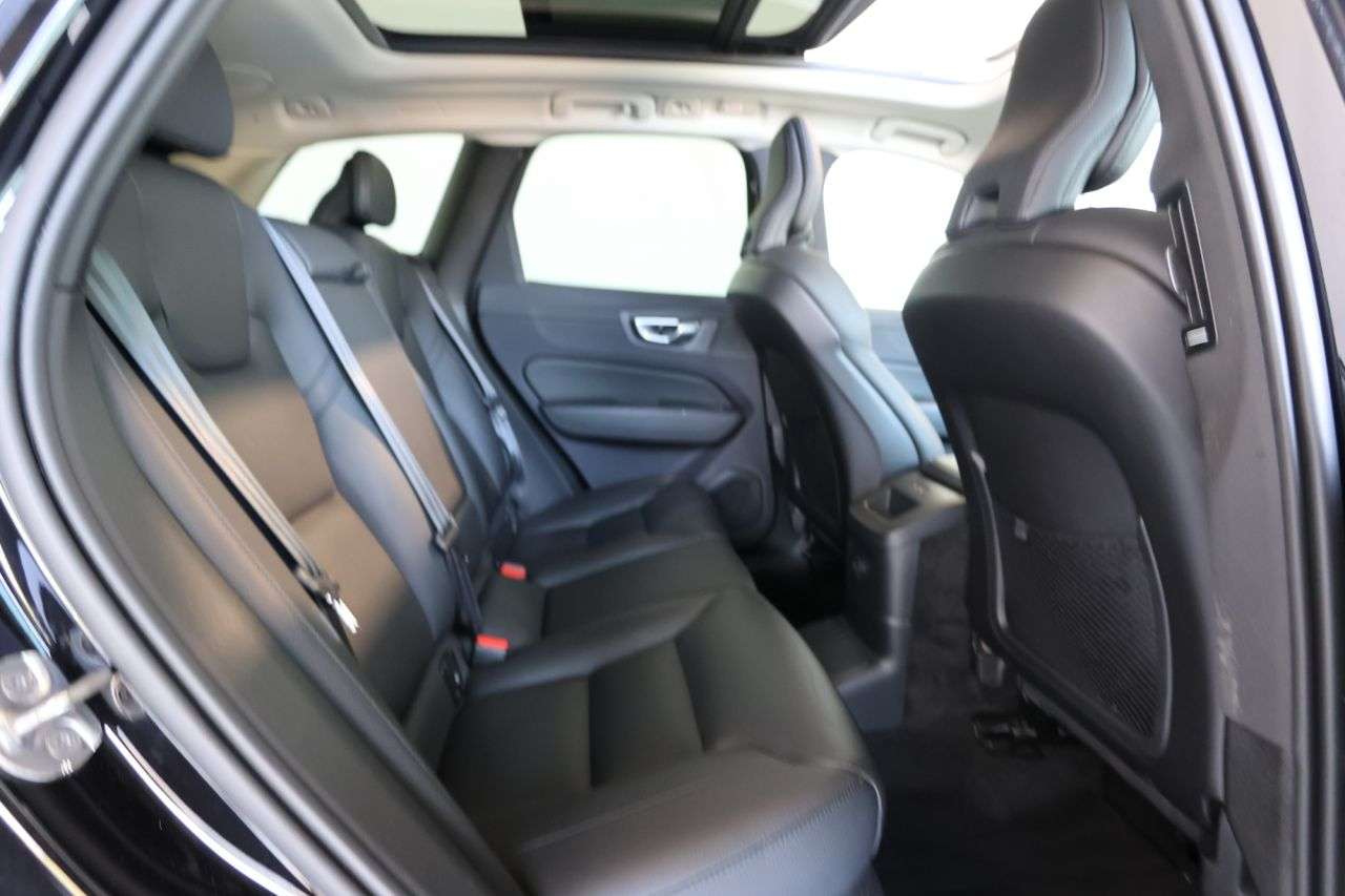 2023 VOLVO XC60 2023 VOLVO XC60