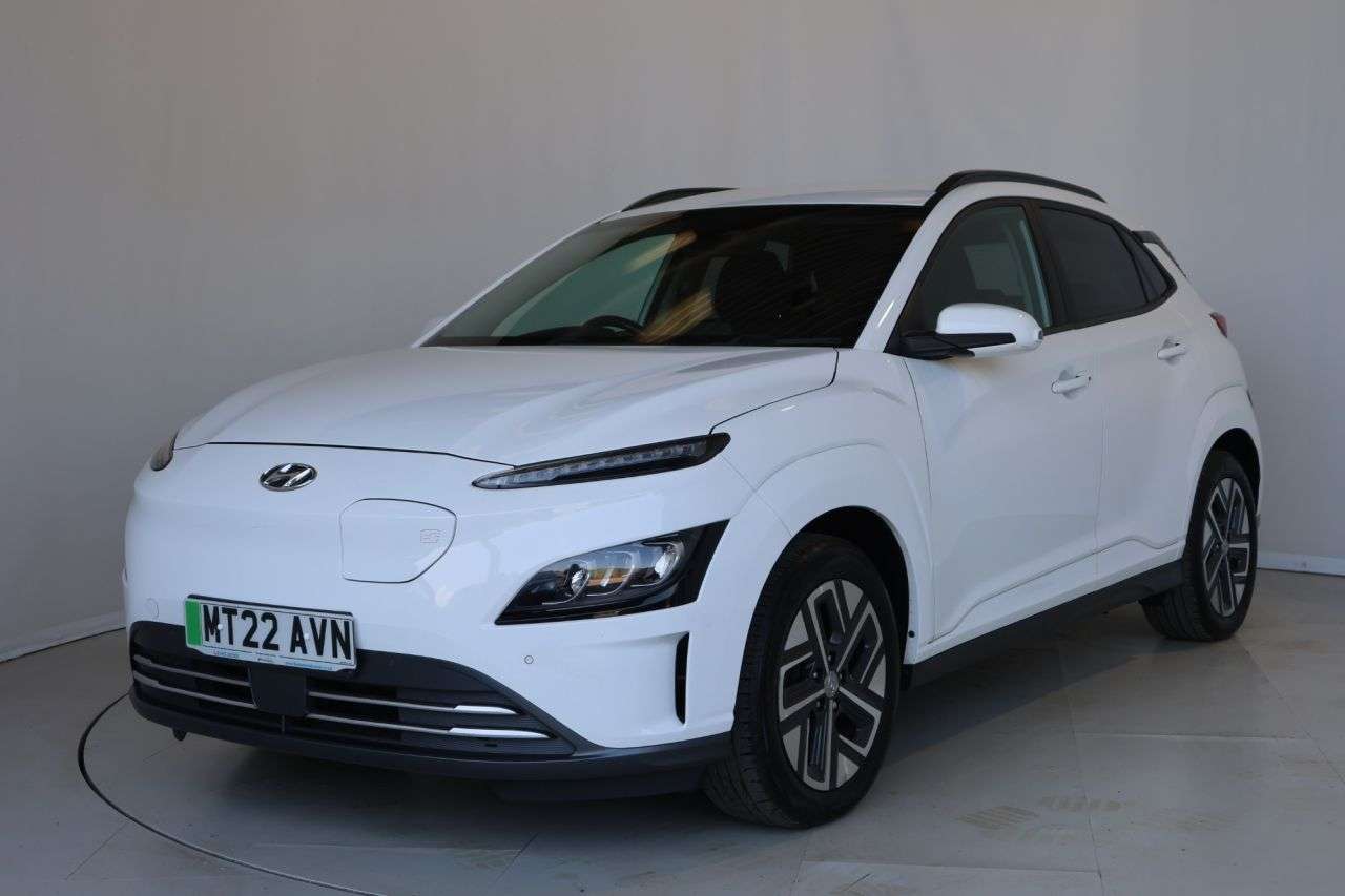 A 2022 HYUNDAI KONA 64kWh Premium SUV 5dr Electric Auto (10.5kW Charger) (204 ps) HEATED STEERI A 2022 HYUNDAI KONA 64kWh Premium SUV 5dr Electric Auto (10.5kW Charger) (204 ps) HEATED STEERI