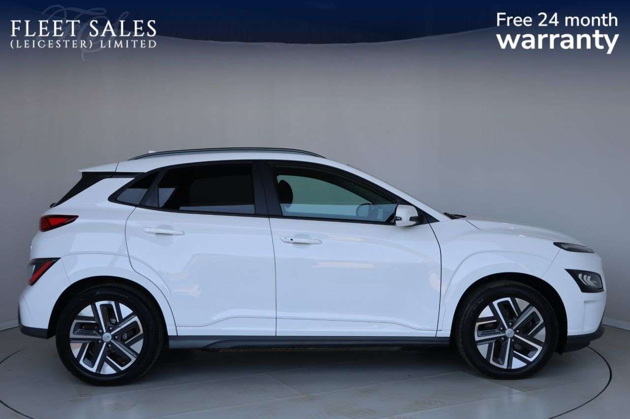 A 2022 HYUNDAI KONA 64kWh Premium SUV 5dr Electric Auto (10.5kW Charger) (204 ps) HEATED STEERI A 2022 HYUNDAI KONA 64kWh Premium SUV 5dr Electric Auto (10.5kW Charger) (204 ps) HEATED STEERI