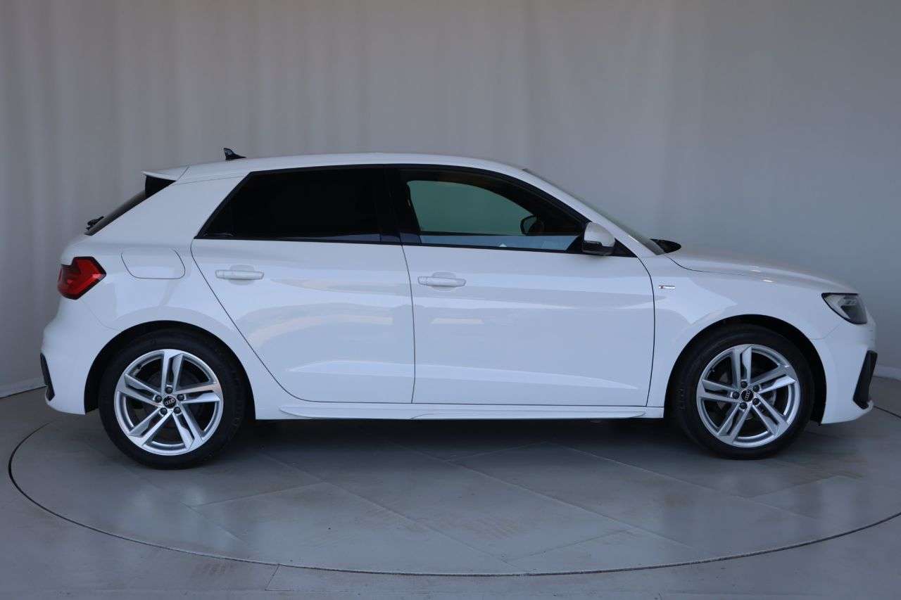 A 2022 AUDI A1 1.0 TFSI 25 S line Sportback 5dr Petrol S Tronic Euro 6 (s/s) (95 ps) FREE A 2022 AUDI A1 1.0 TFSI 25 S line Sportback 5dr Petrol S Tronic Euro 6 (s/s) (95 ps) FREE