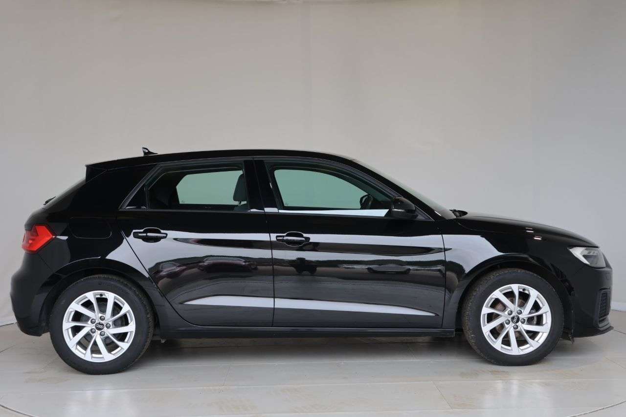A 2022 AUDI A1 1.0 TFSI 25 Sport Sportback 5dr Petrol S Tronic Euro 6 (s/s) (95 ps) FREE 2 A 2022 AUDI A1 1.0 TFSI 25 Sport Sportback 5dr Petrol S Tronic Euro 6 (s/s) (95 ps) FREE 2