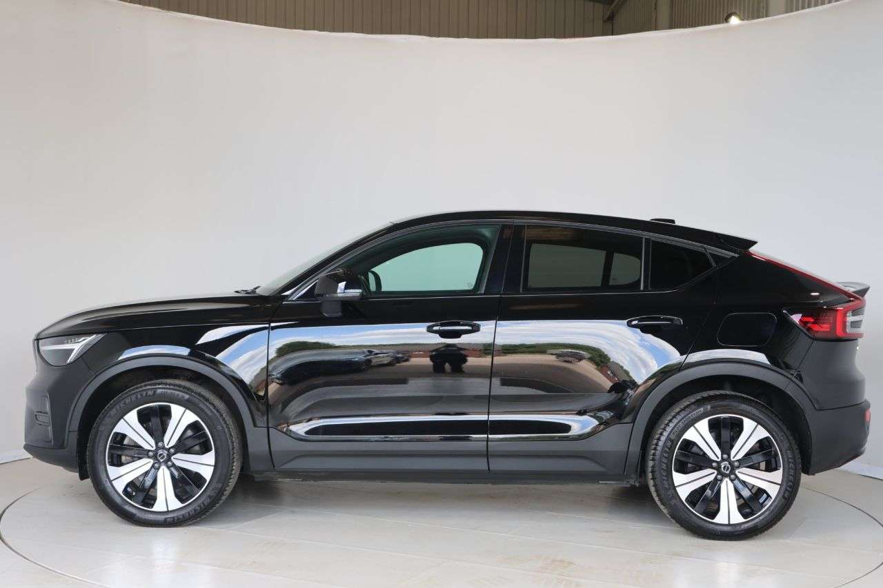 2023 VOLVO C40 2023 VOLVO C40