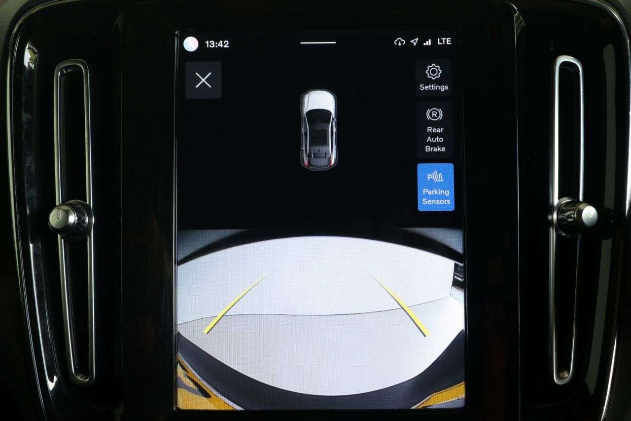 2023 VOLVO C40 2023 VOLVO C40
