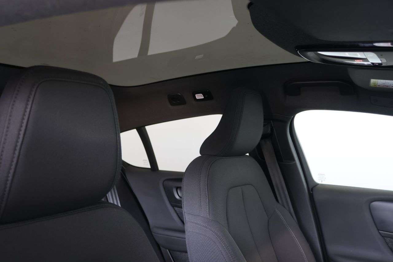 2023 VOLVO C40 2023 VOLVO C40