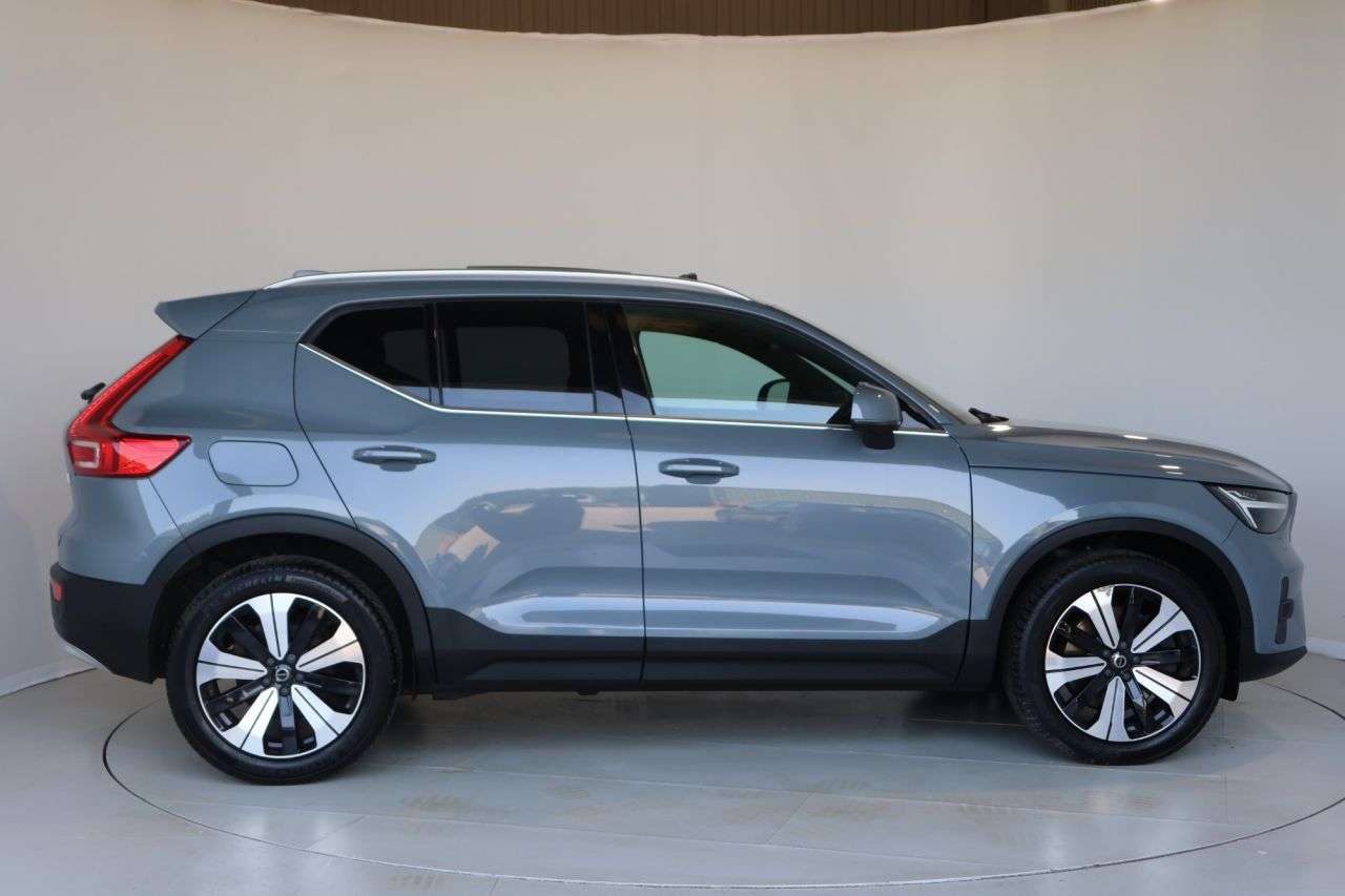 A 2023 VOLVO XC40 1.5h T5 Recharge 10.7kWh Ultimate Bright SUV 5dr Petrol Plug-in Hybrid Auto A 2023 VOLVO XC40 1.5h T5 Recharge 10.7kWh Ultimate Bright SUV 5dr Petrol Plug-in Hybrid Auto