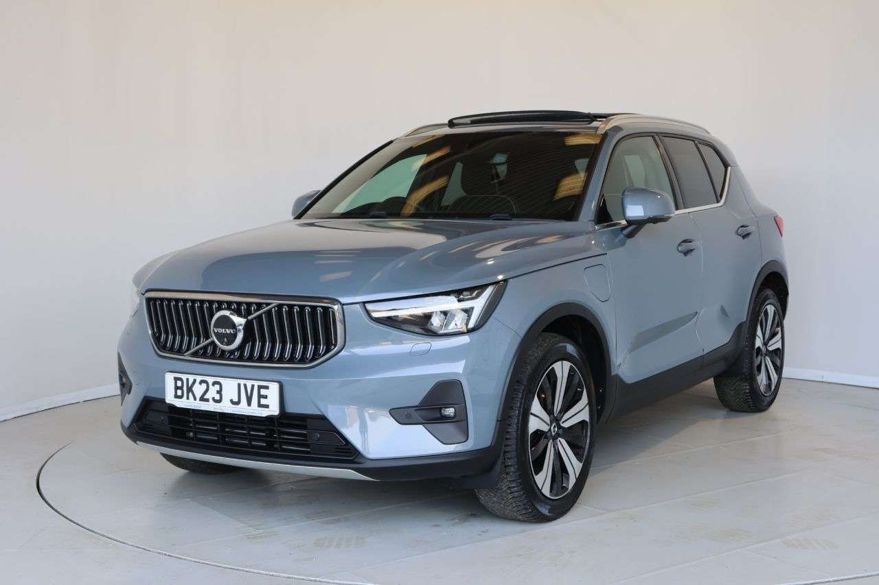 A 2023 VOLVO XC40 1.5h T5 Recharge 10.7kWh Ultimate Bright SUV 5dr Petrol Plug-in Hybrid Auto A 2023 VOLVO XC40 1.5h T5 Recharge 10.7kWh Ultimate Bright SUV 5dr Petrol Plug-in Hybrid Auto
