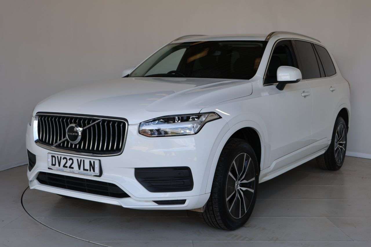 A 2022 VOLVO XC90 2.0 B5 MHEV Momentum SUV 5dr Diesel Hybrid Auto 4WD Euro 6 (s/s) (235 ps) P A 2022 VOLVO XC90 2.0 B5 MHEV Momentum SUV 5dr Diesel Hybrid Auto 4WD Euro 6 (s/s) (235 ps) P