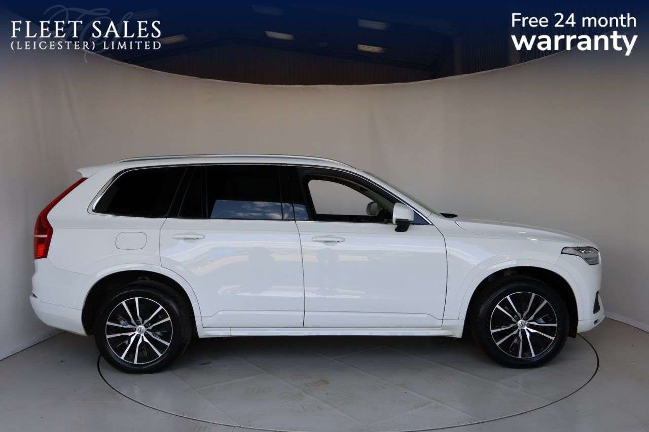 A 2022 VOLVO XC90 2.0 B5 MHEV Momentum SUV 5dr Diesel Hybrid Auto 4WD Euro 6 (s/s) (235 ps) P A 2022 VOLVO XC90 2.0 B5 MHEV Momentum SUV 5dr Diesel Hybrid Auto 4WD Euro 6 (s/s) (235 ps) P