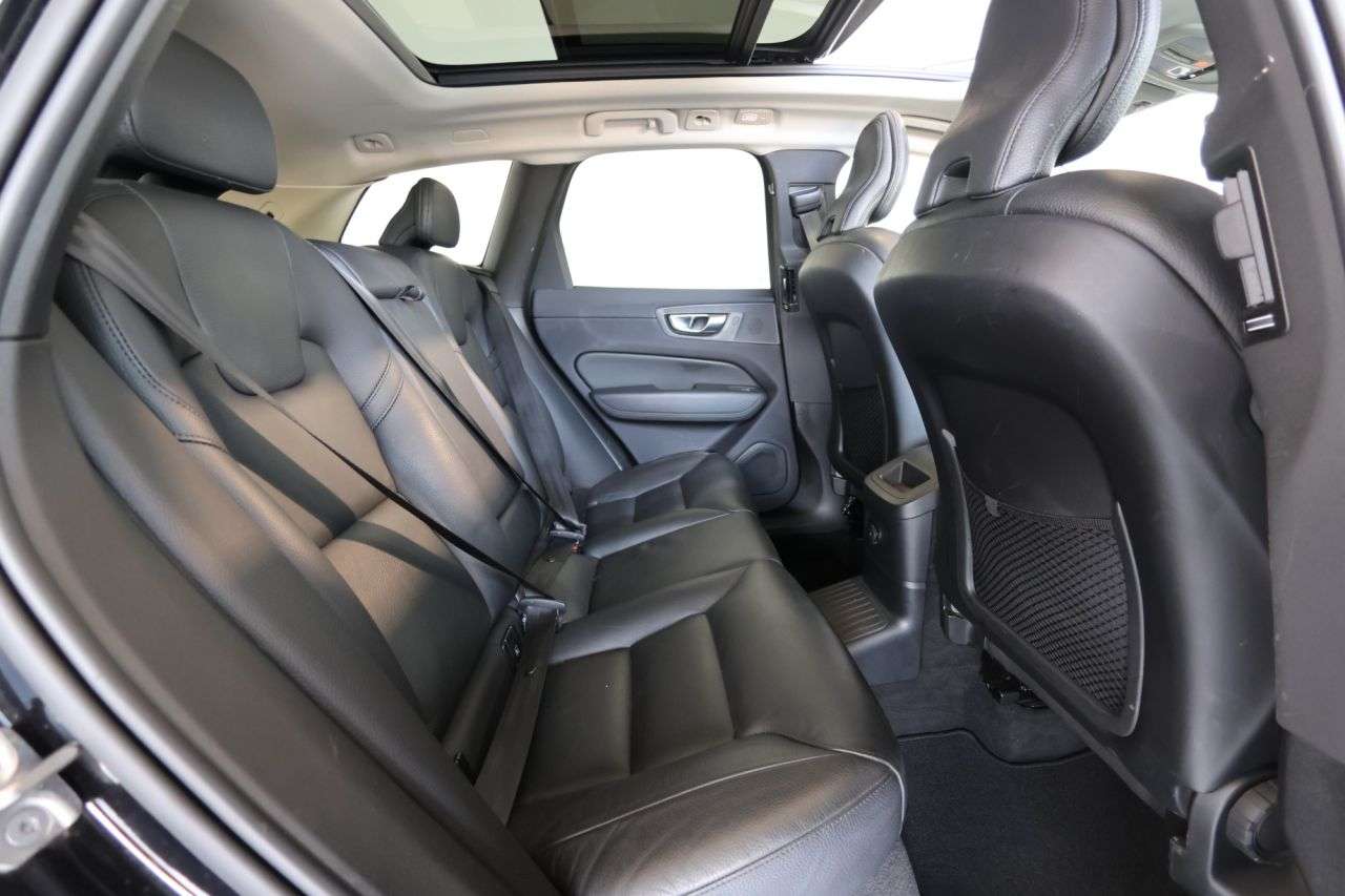 2022 VOLVO XC60 2022 VOLVO XC60