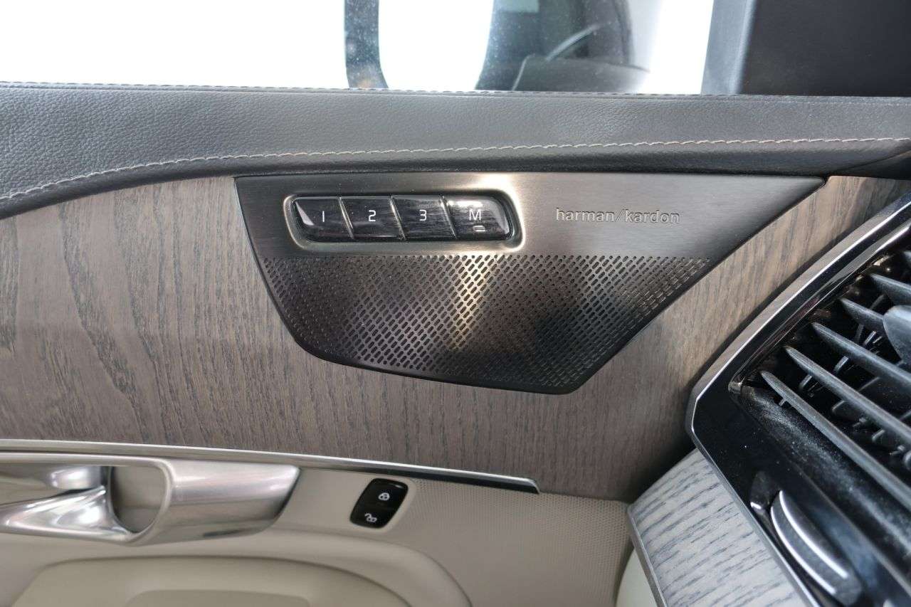 2023 VOLVO XC90 2023 VOLVO XC90