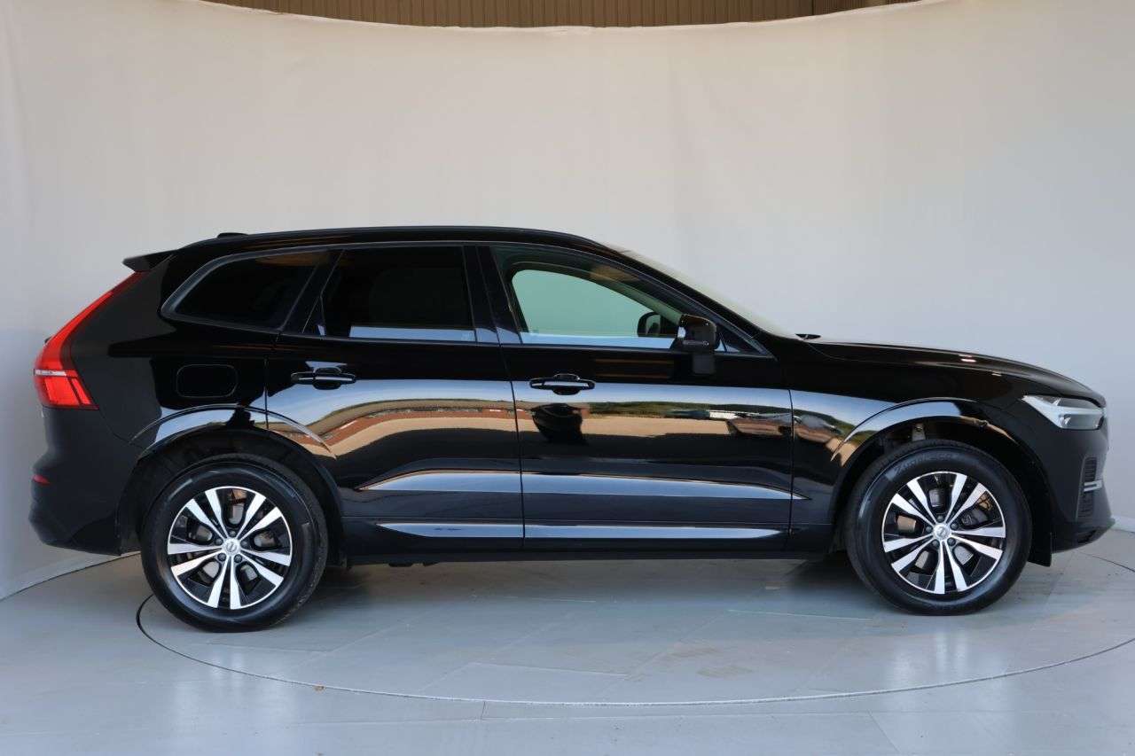 A 2023 VOLVO XC60 2.0 B5 MHEV Core SUV 5dr Petrol Hybrid Auto AWD Euro 6 (s/s) (250 ps) FREE A 2023 VOLVO XC60 2.0 B5 MHEV Core SUV 5dr Petrol Hybrid Auto AWD Euro 6 (s/s) (250 ps) FREE