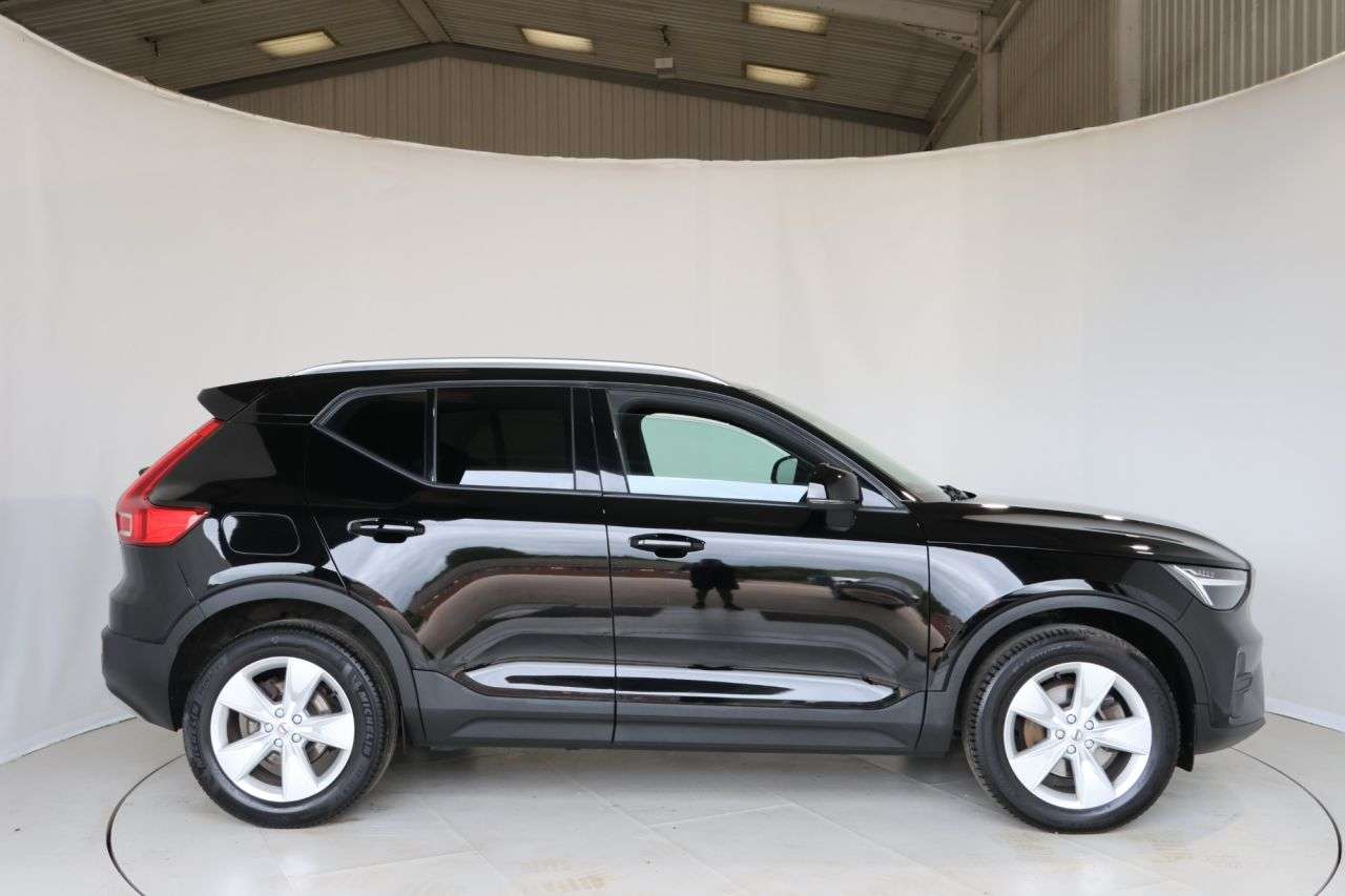 A 2023 VOLVO XC40 2.0 B3 MHEV Core SUV 5dr Petrol Hybrid DCT Auto Euro 6 (s/s) (163 ps) FREE A 2023 VOLVO XC40 2.0 B3 MHEV Core SUV 5dr Petrol Hybrid DCT Auto Euro 6 (s/s) (163 ps) FREE