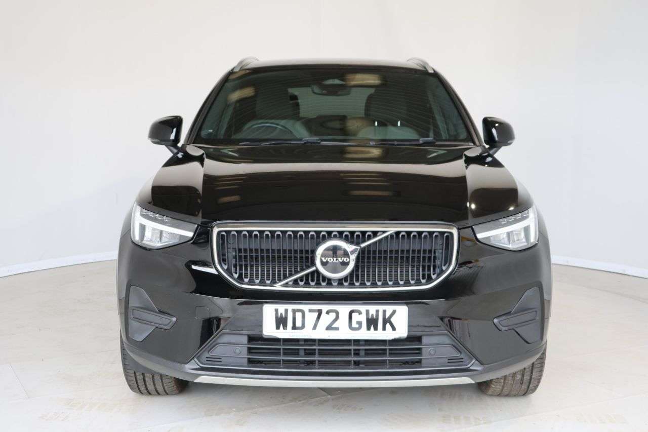 2023 VOLVO XC40 2023 VOLVO XC40