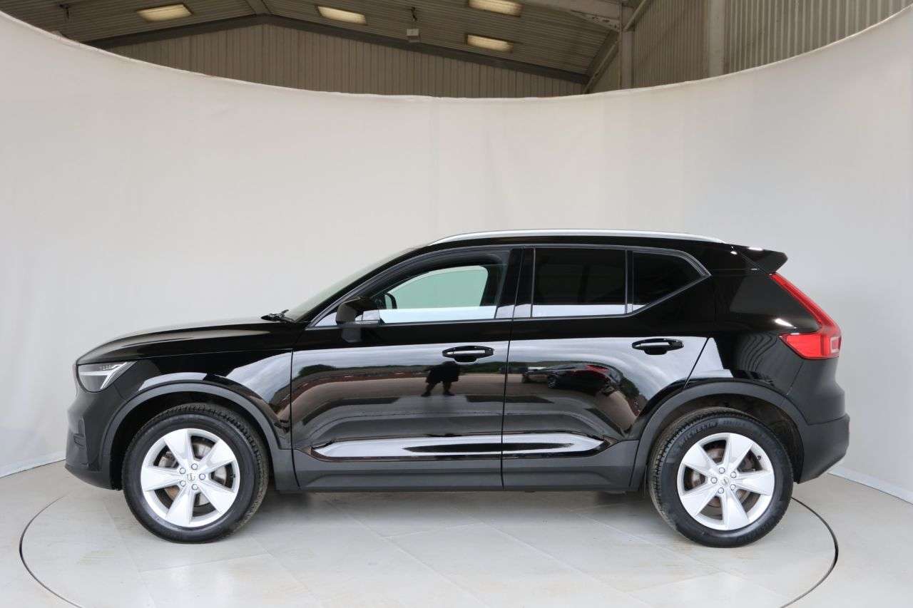 2023 VOLVO XC40 2023 VOLVO XC40