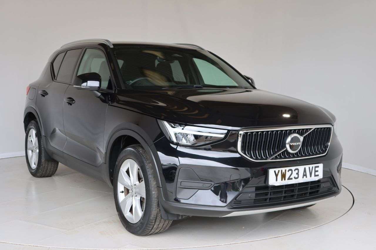 2023 VOLVO XC40 2023 VOLVO XC40