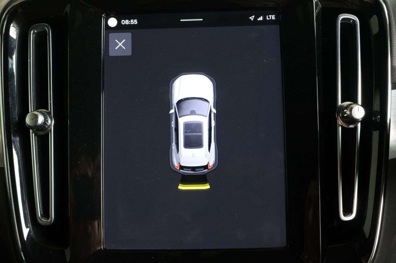 2023 VOLVO XC40 2023 VOLVO XC40