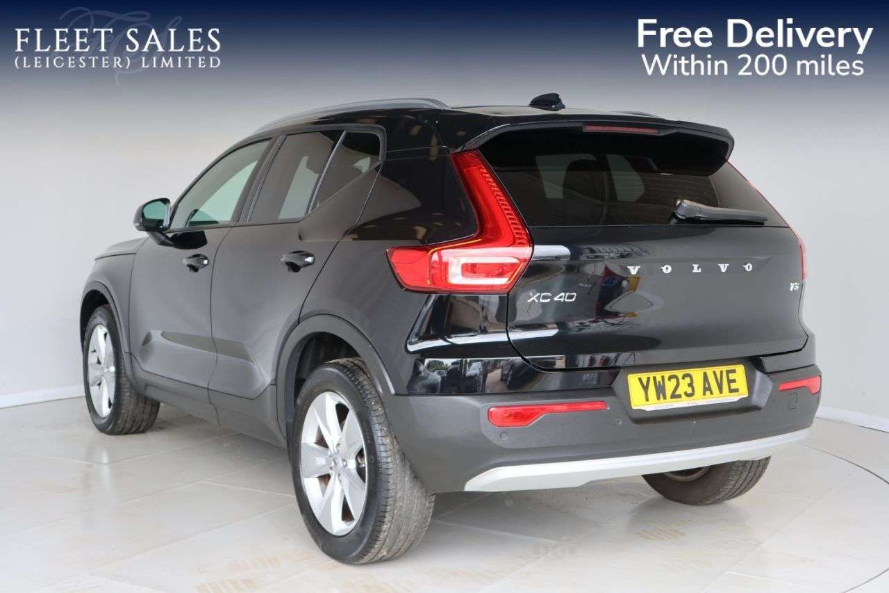 2023 VOLVO XC40 2023 VOLVO XC40