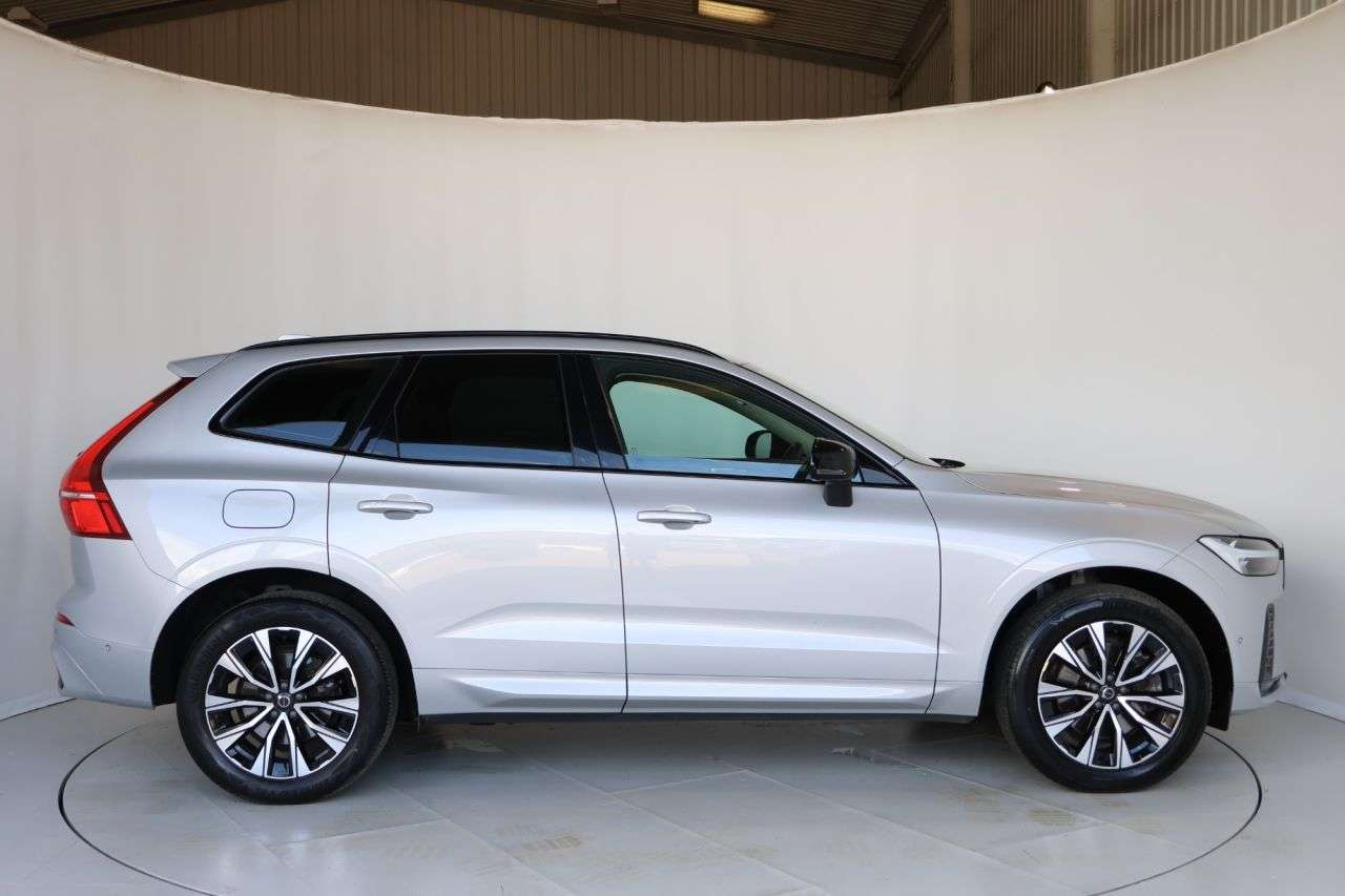 A 2023 VOLVO XC60 2.0 B4 MHEV Plus SUV 5dr Petrol Hybrid Auto Euro 6 (s/s) (197 ps) HEATED ST A 2023 VOLVO XC60 2.0 B4 MHEV Plus SUV 5dr Petrol Hybrid Auto Euro 6 (s/s) (197 ps) HEATED ST